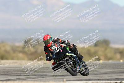 media/Dec-07-2025-CVMA (Sun) [[3e7d2de5dc]]/Race 8-Middleweight Shootout/